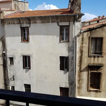 Vieille D De 1 A 4 Pers A 300m Du Port Et A 15 Mn De Laeroport Proches De Belles Plages Et Ttes Commodites A Proximite Ajaccio (Corsica)